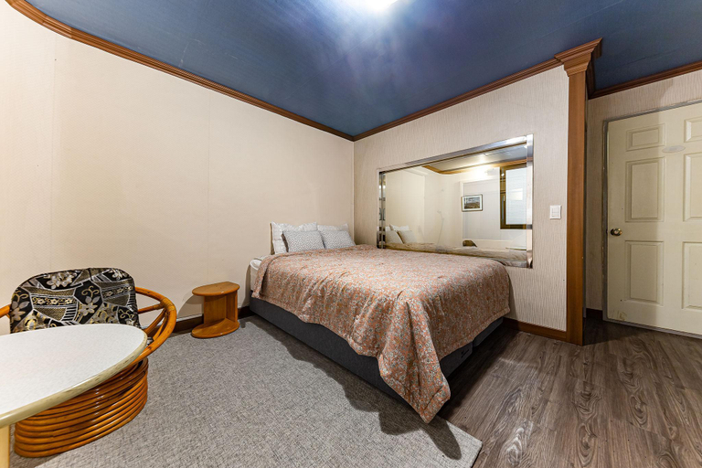 Bedroom 3, Wanju Sun, Wanju