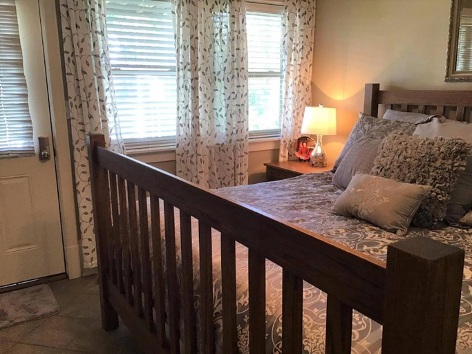 Bedroom 2, PLAIN & FANCY BED & BREAKFAST, Iron