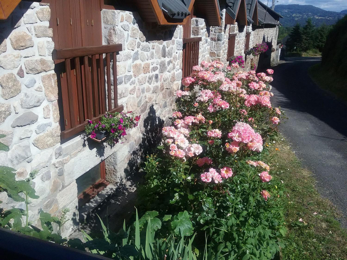 Others 2, ferme de sejour verchalles, Cantal