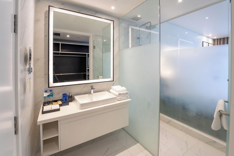 Bathroom 5, SOLEIL Ha Long Trademark collection by Wyndham, Hạ Long