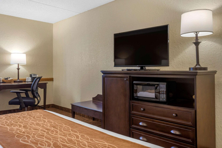 Bedroom 3, Comfort Inn at Thousand Hills, Taney