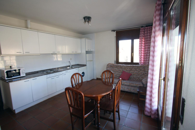 Others 4, Apart-Hotel Selva Nevada, Teruel