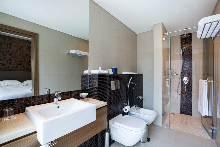 Bathroom 5, Majestic Arjaan By Rotana, Muharraq