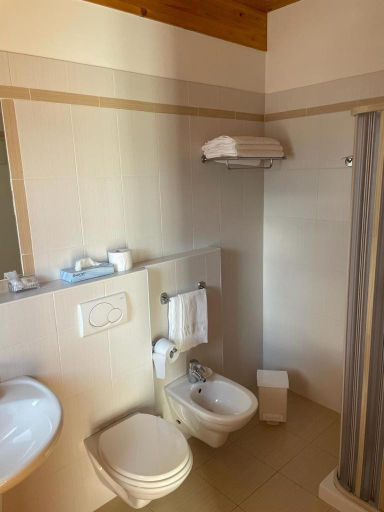 Bathroom 3, Albergo Ristorante Baraglia, Sondrio
