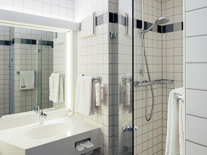 Bathroom 4, Vienna House Easy by Wyndham Berlin PrenzlauerBerg, Berlin
