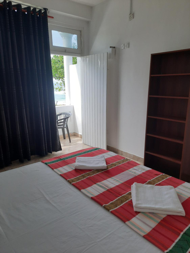 Bedroom 2, White Surfing Beach Resort, Habaraduwa