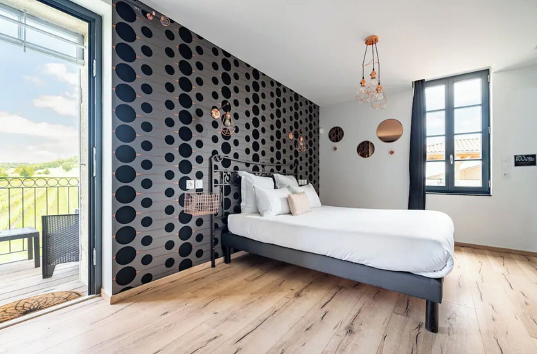 Bedroom 3, Château Le Conte, Gironde