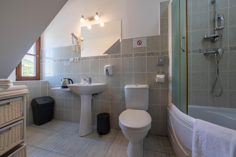Bathroom 4, Penzion Zemianska kuria, Dolný Kubín