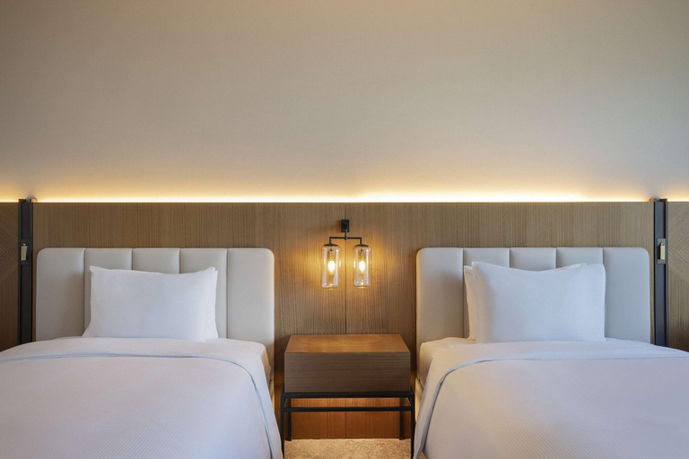 Bedroom 3, DoubleTree by Hilton Sharjah Waterfront Hotel & Re, Sharjah City