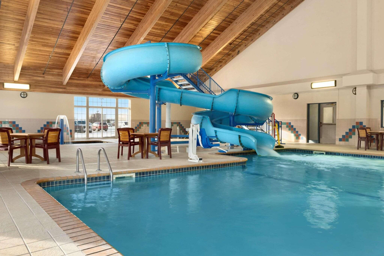 Sport & Beauty 5, Country Inn&Suites Duluth North Near Airport, Saint Louis