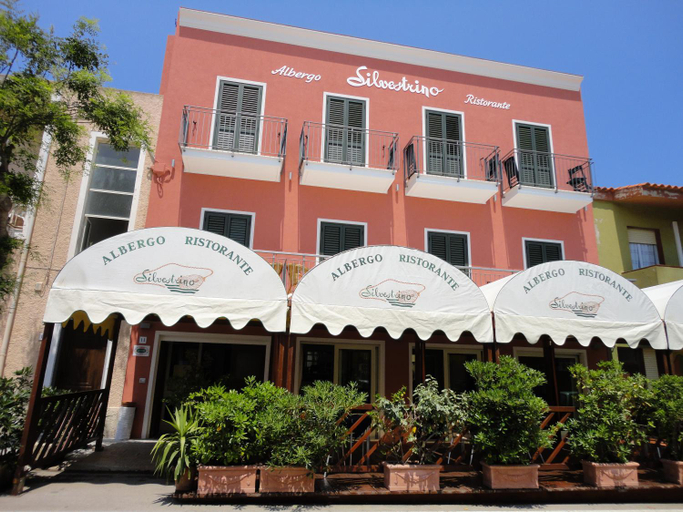 Others 3, Hotel Silvestrino, Sassari