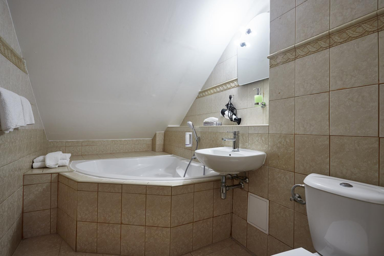 Bathroom 3, Vivaldi Apartments, Břeclav
