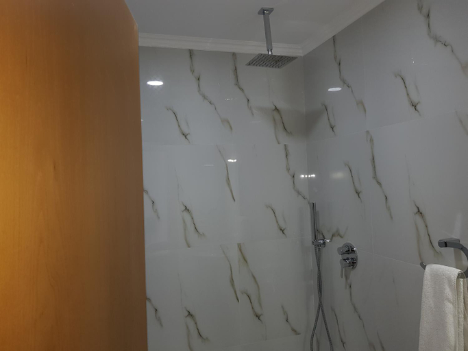 Bathroom, Hotel Verzaci, Tirana