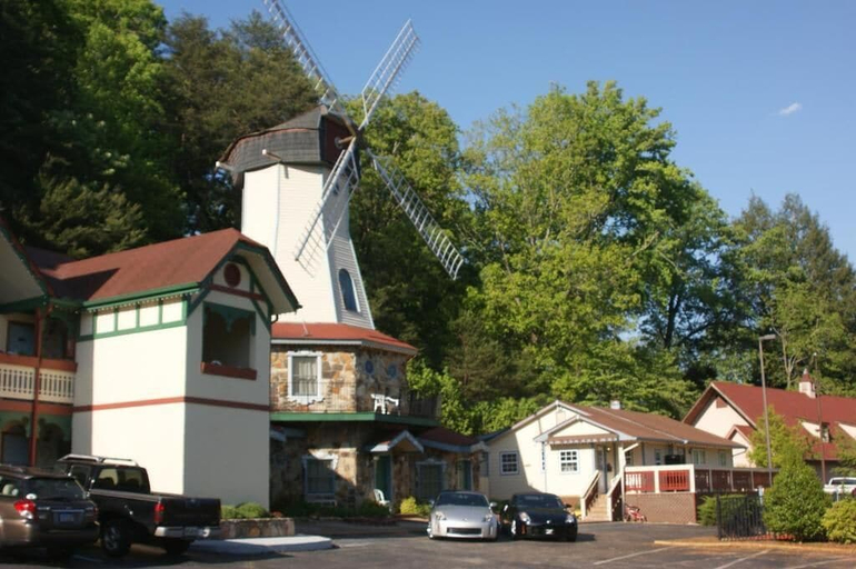 Exterior & Views 2, Heidi Motel, White