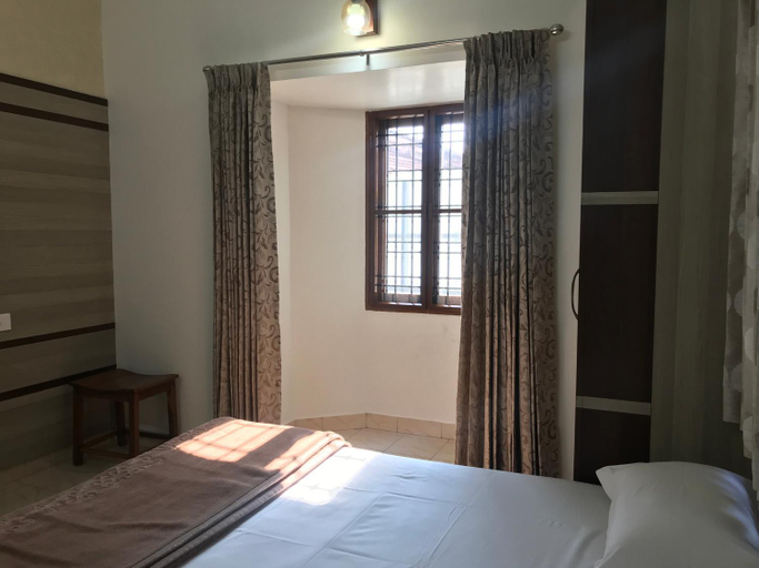 Others 2, Serenity Manor, The Nilgiris