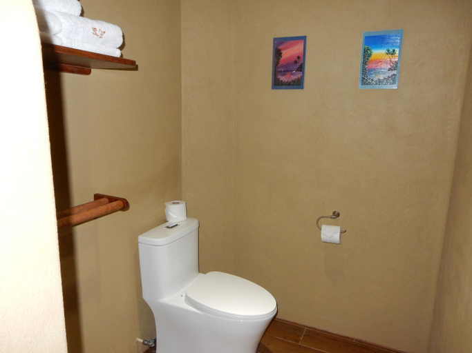 Bathroom 2, Casa Arcoiris Zihuatanejo B&B, José Azueta
