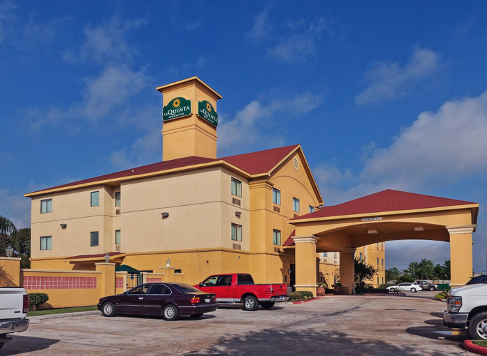 Exterior & Views 2, La Quinta Inn & Suites By Wyndham Pasadena, Houston
