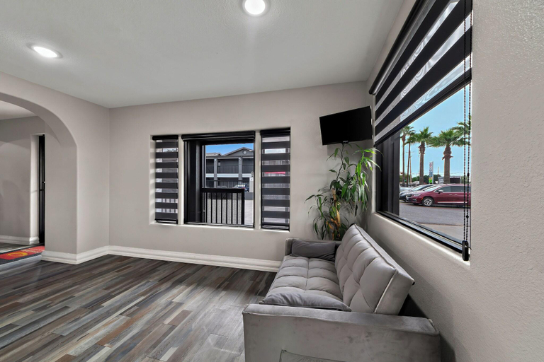 Public Area 3, Econo Lodge Inn & Suites Laredo - Nuevo Laredo, Webb