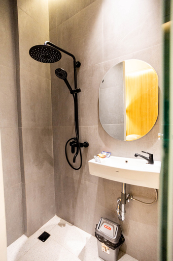 Bathroom, Merak Guest House, Samarinda