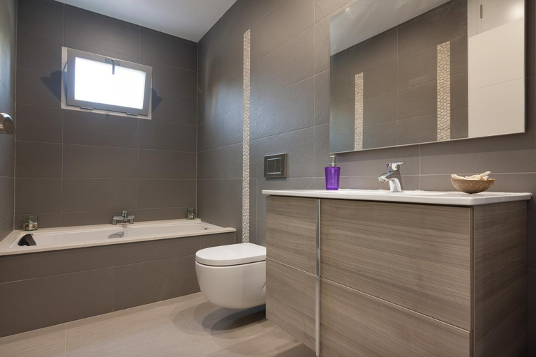 Bathroom, Llevant, Baleares