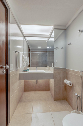 Bathroom 5, Hotel Deville Prime Cuiabá, Cuiaba