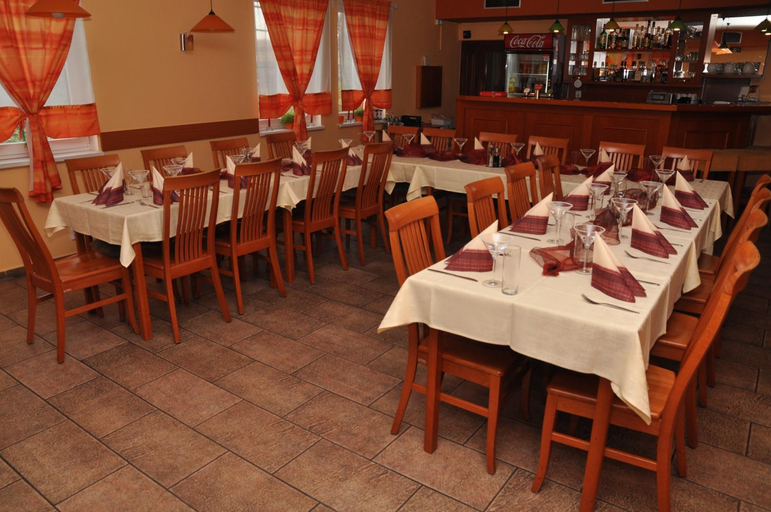 Food & Drinks 4, Pension Silma, Karviná