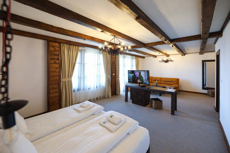Bedroom 3, Hotel Leshten, Garmen