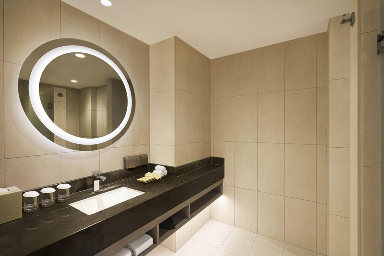 Bathroom 5, DoubleTree by Hilton Damai Laut Resort, Manjung