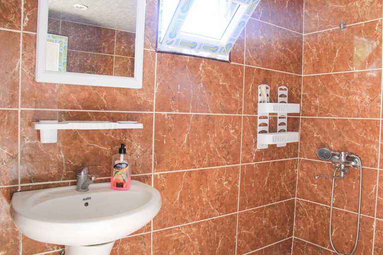 Bathroom, Dodo Japaridze Guesthouse, Mestia
