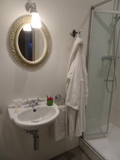 Bathroom 3, Guesthouse Alizee, Vlaams Brabant