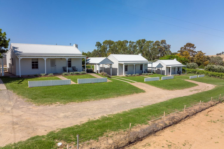 Others 2, Wagga Wagga Country Cottages, Wagga Wagga - Pt A