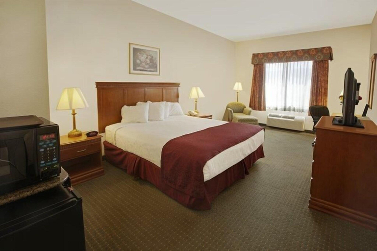 Bedroom 4, Best Western Plus Lake Elsinore Inn & Suites, Riverside