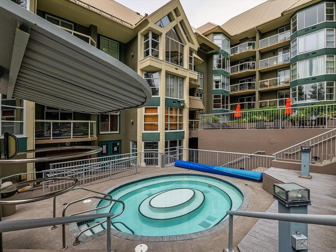 Sport & Beauty, Woodrun by Outpost Whistler, Squamish-Lillooet