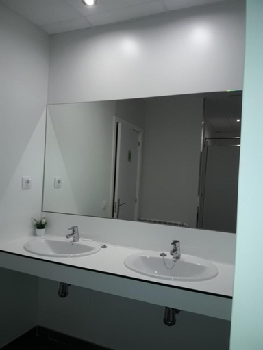 Bathroom 2, Albergue Camino Do Sar, A Coruña