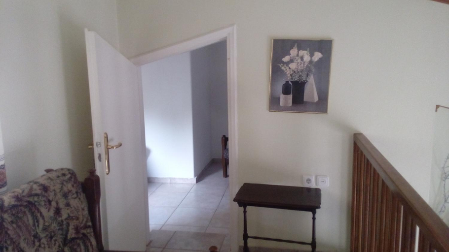 5, Anna's Apartment and Studio, Attica