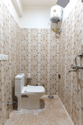 Bathroom 4, Divine Stays, Jaipur
