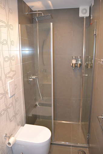 Bathroom 3, Three houses Toledo, Napoli