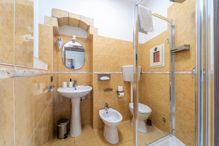 Bathroom 4, Bed and Breakfast Eraclio, Barletta-Andria-Trani