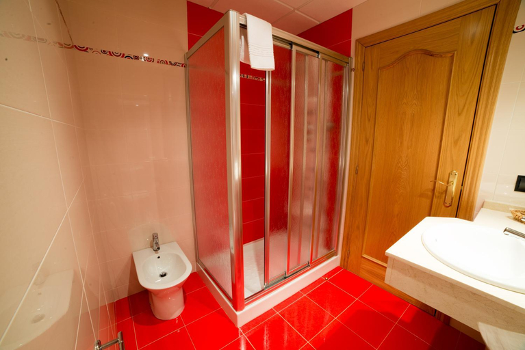 Bathroom 4, Motel Acropolis, León