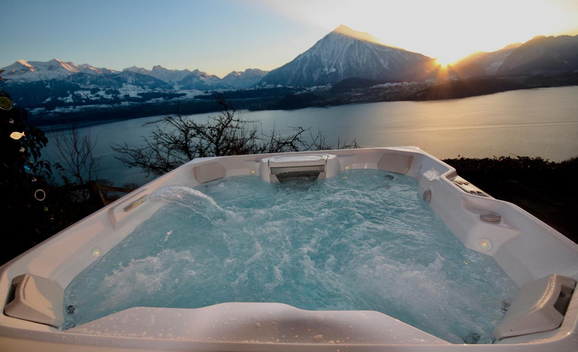 Sport & Beauty 2, CHALET EGGLEN "Typical Swiss House, Best Views, Private Jacuzzi", Thun