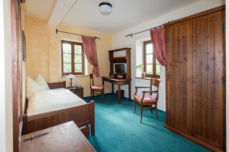 Bedroom 4, Burgschanke & Herberge Goldener Lowe, Nordsachsen