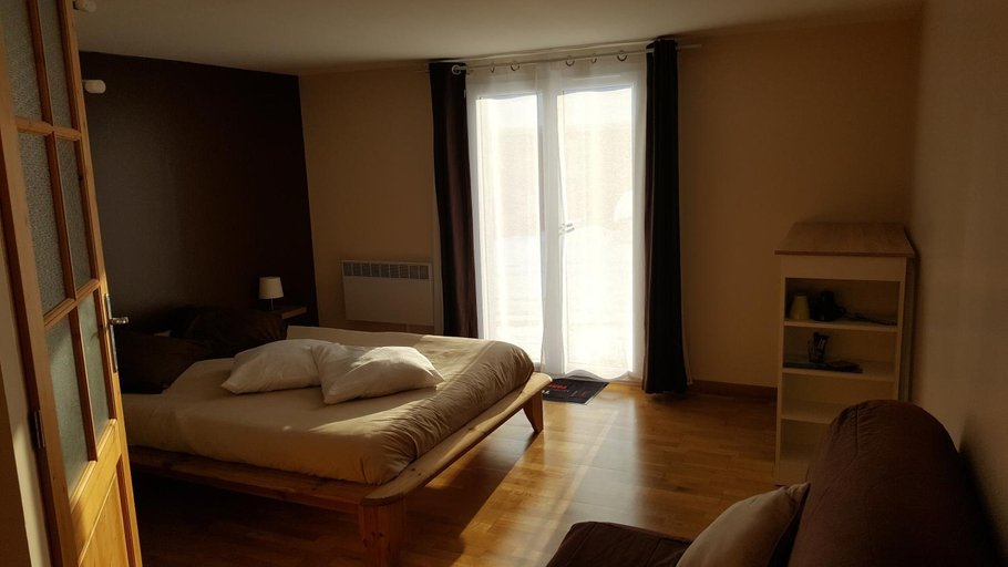 Others 4, Chambre d hotes du lac, Ain