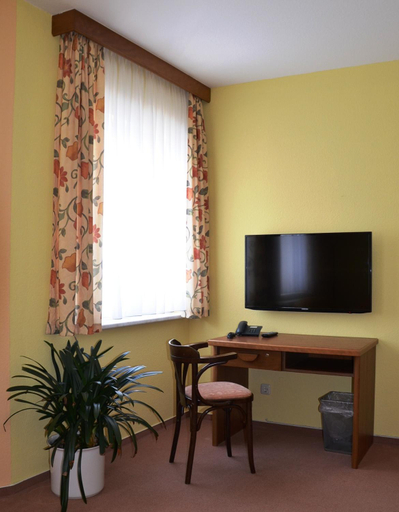 Others 5, Hotel Drei Kronen, Ilm-Kreis