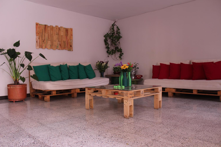 Others 5, Hostal Paz y Vida, Medellín