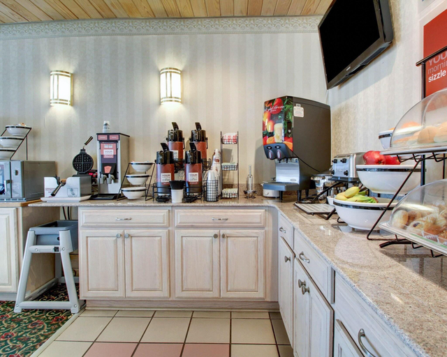 Food & Drinks 4, Quality Inn Brookhaven, Lincoln
