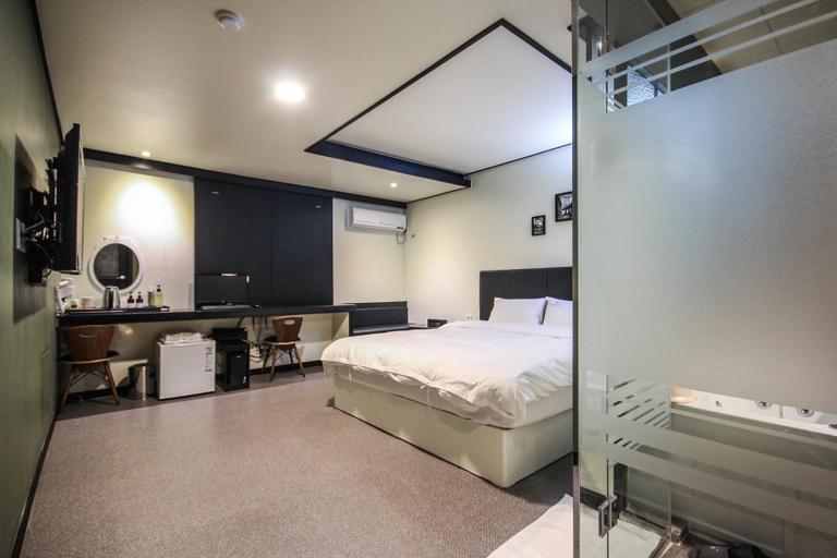 Bedroom 11