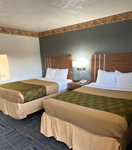 Bedroom 3, Budget Host Inn Charleston, Kanawha