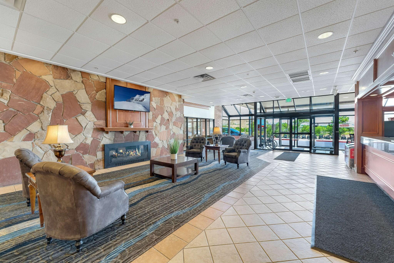 Public Area 3, SureStay Plus Hotel by Best Western Price, Carbon
