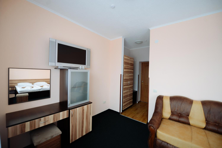 Bedroom 2, Hotel Restaurant Vizit, Drohobyts'kyi