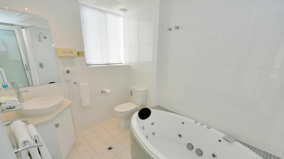 Bathroom 13